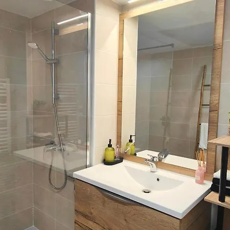 Spacious With Lovely Terrace Apartman
