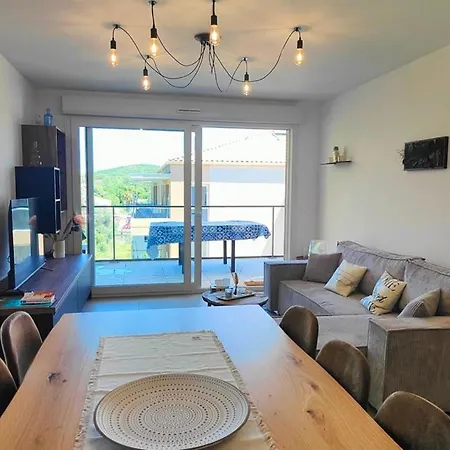 Apartman Spacious With Lovely Terrace