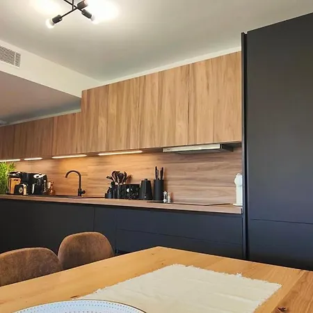 Spacious With Lovely Terrace Apartman Saint-Raphaël