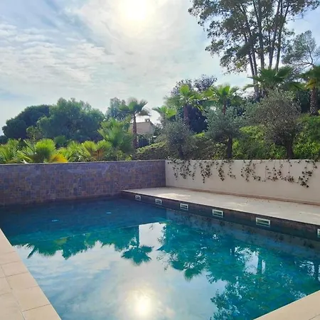 Spacious With Lovely Terrace 公寓 Saint-Raphaël